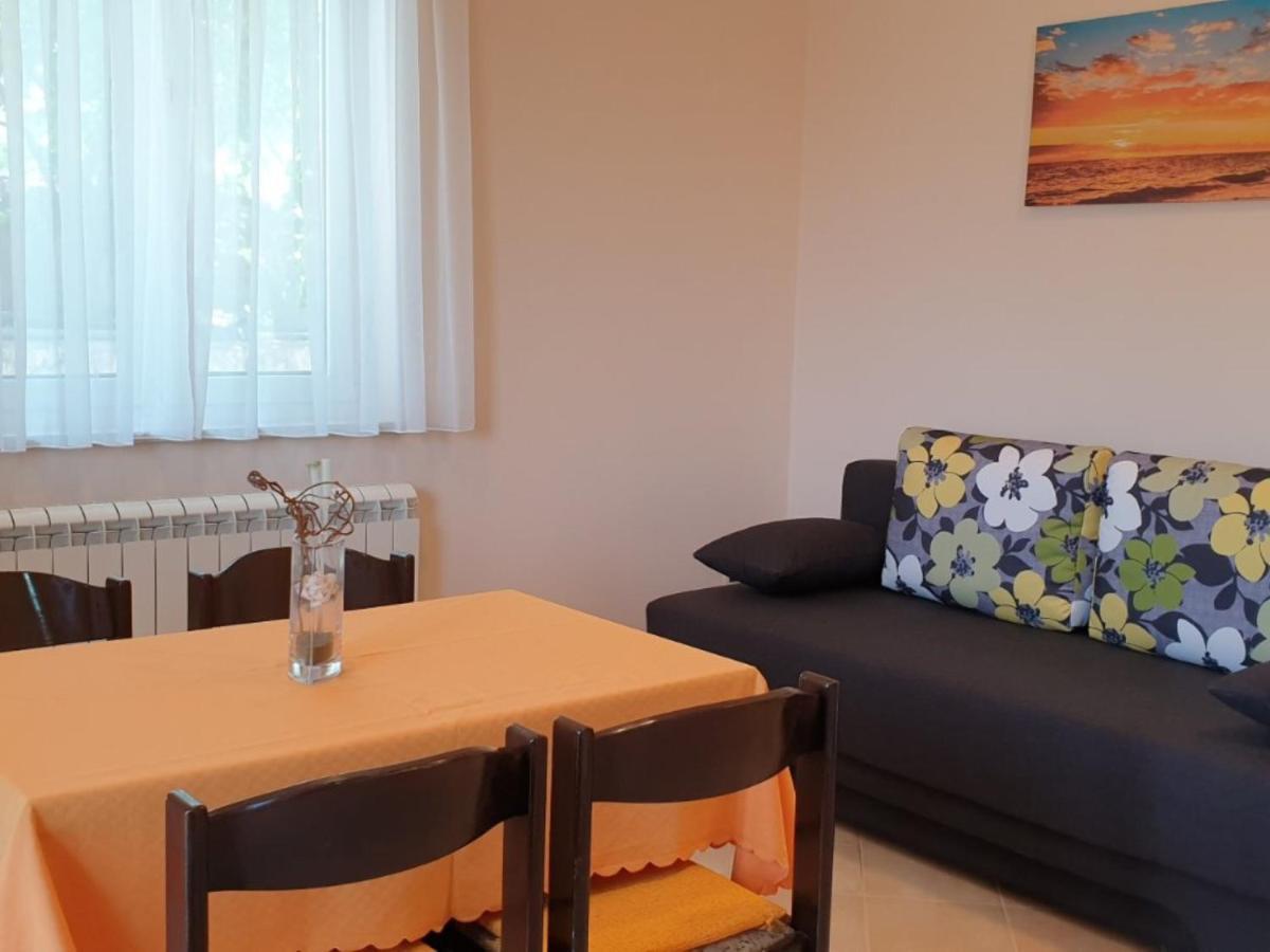 Apartment Jf Rezine ロヴラン エクステリア 写真